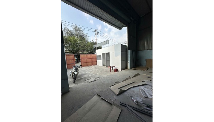 BÁN GẤP  NHÀ XƯỞNG  QUỐC LỘ 22  - DÒNG TIỀN - ĐƯỜNG CONTAINER - 1 CĂN RA MẶT TIỀN QL22 - 175M2 - NGANG MẶT TIỀN HƠN 10M - CHỈ 6 TỶ.